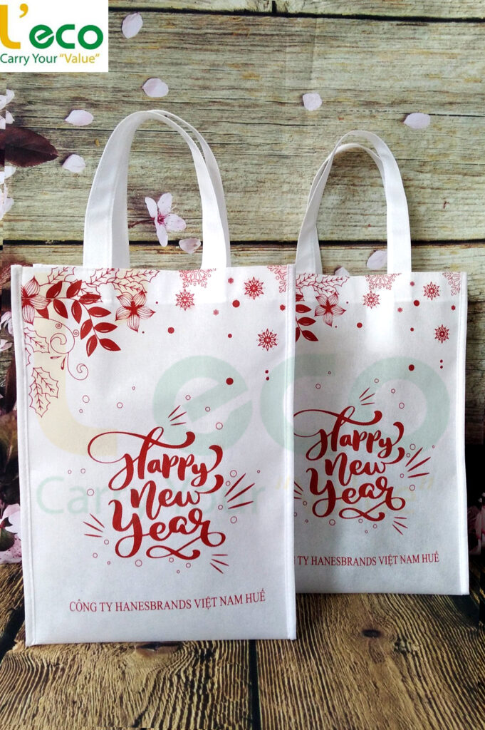 Non-woven bags for Tet gifts