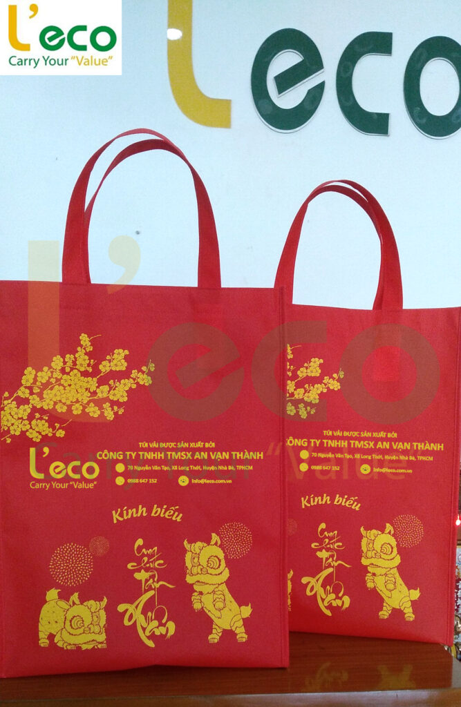 Non-woven bags for Tet gifts