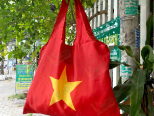 Fabric bags printed with April 30th motifs – Conveying national pride through every bag.
